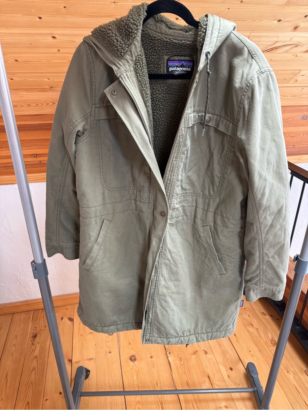 Patagonia Women’s Olive Green Insulated Prairie Dawn Parka